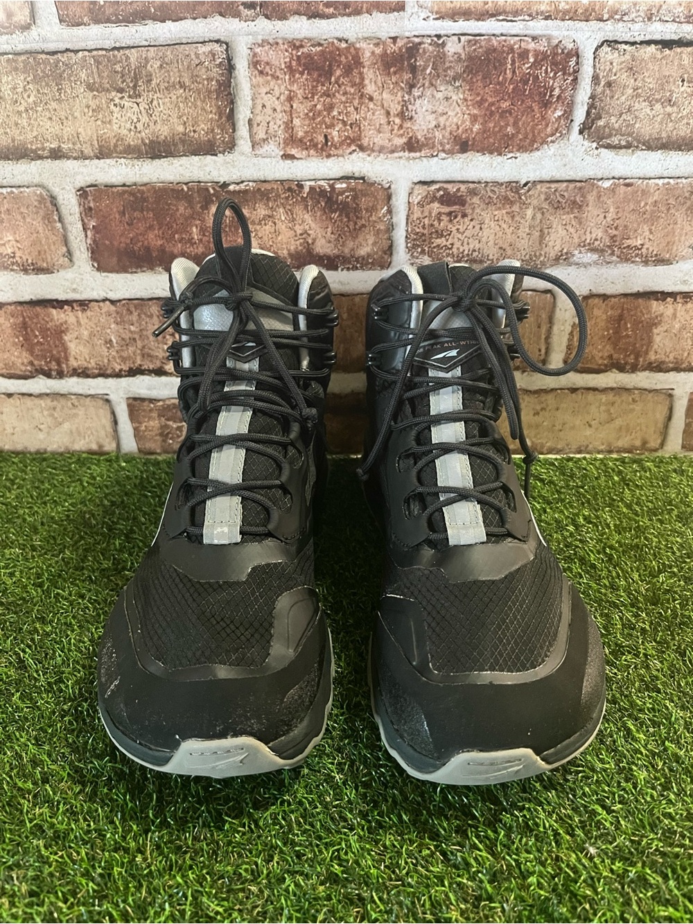 Altra - Picture 2 of 6